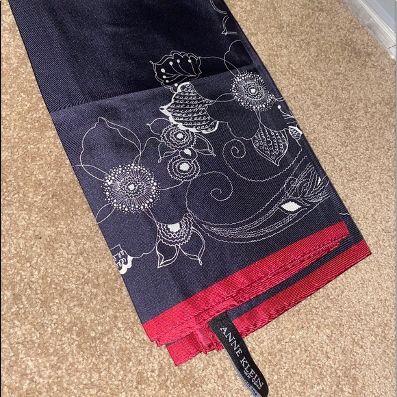 Anne Klein Scarf - Picture 4 of 10